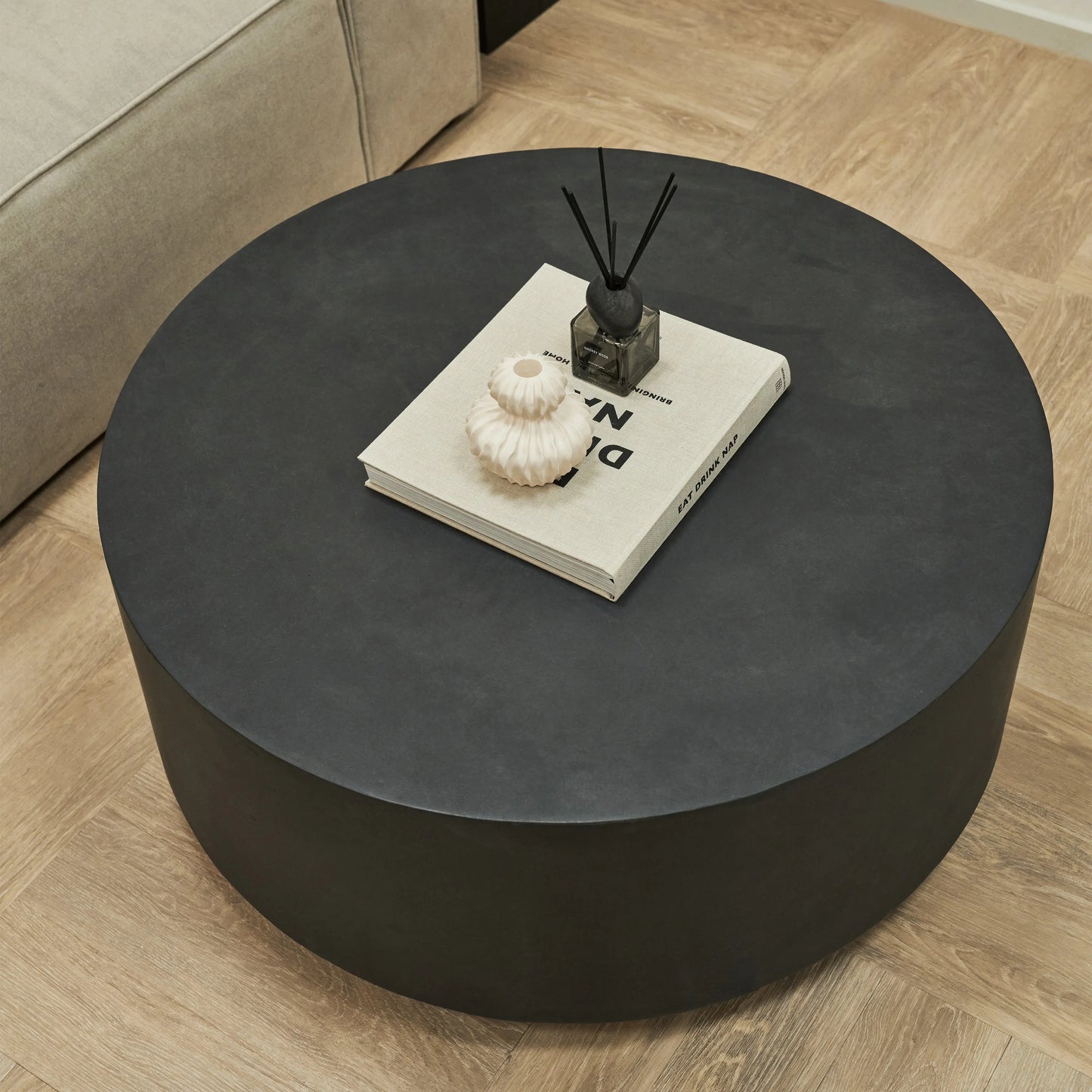 Angelo Round Coffee Table - Natural Black Onyx Minimalist Coffee Table Spiegel Weltt