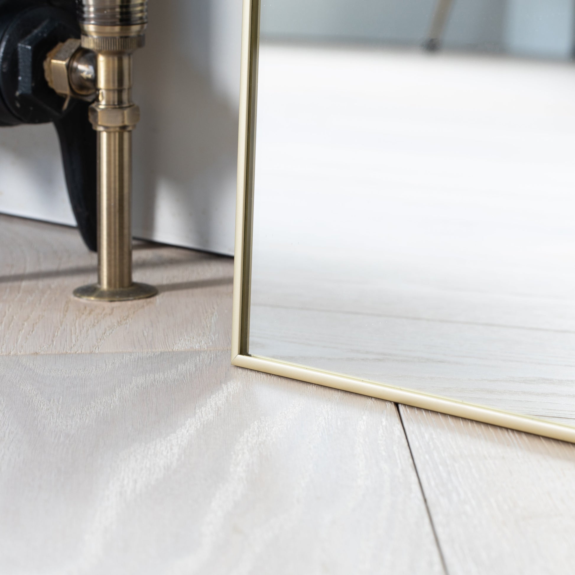 Aura Black Loft Mirror - Elegant Industrial Design (200cm x 100cm) Mirrorum