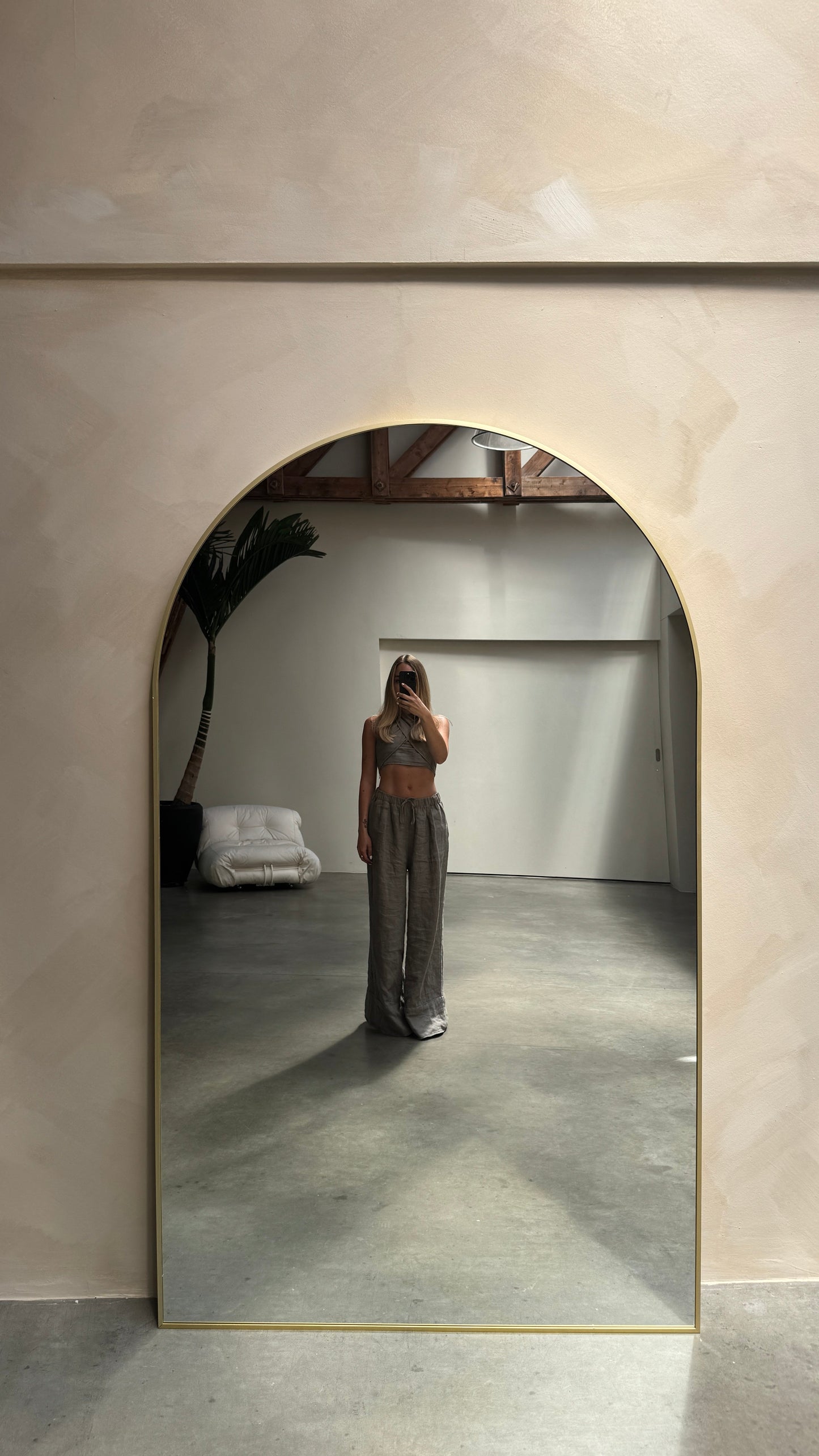 Moon Giant Mirror - Gold Timeless Design - 200 cm x 120 cm Mirrorum